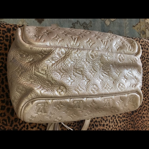 RARE AF Louis Vuitton Comete Bag in Peach Shimmer - LIKE NEW 🤩 Britney Spears - Picture 8 of 15